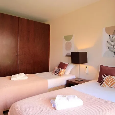 Albufeira Salgados Premium 1 With Pool By Homing